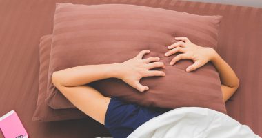 jak hałas wpływa na jakość snu